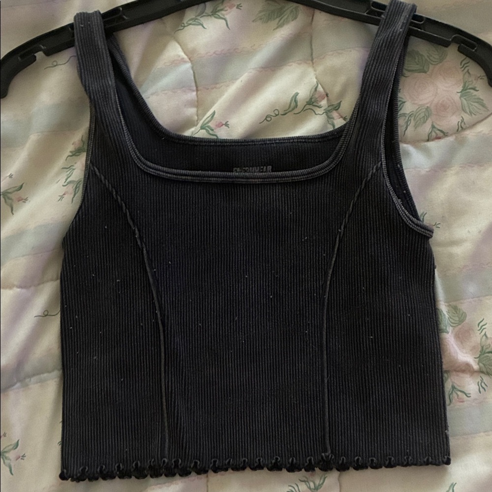 Elegant Black Ribbed Crop Top